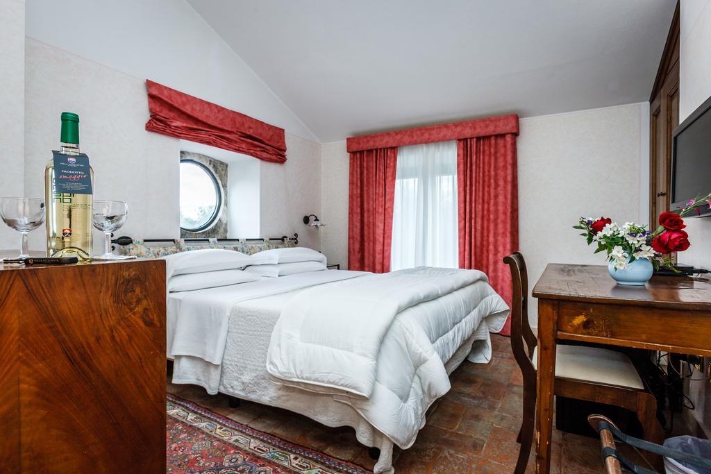 Villa Acquaviva Wine Resort مونتيميرانو المظهر الخارجي الصورة